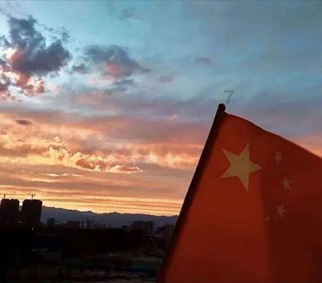 寒风中的守护者——交警蜀黍在行动