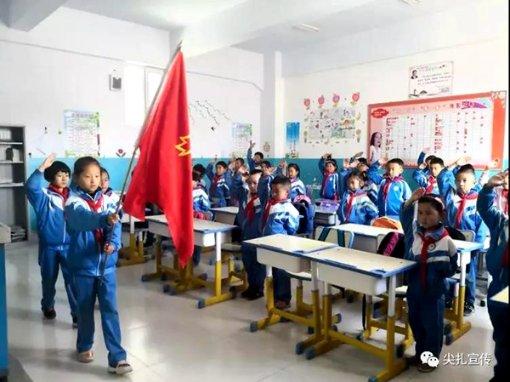 逃离阴暗的房屋