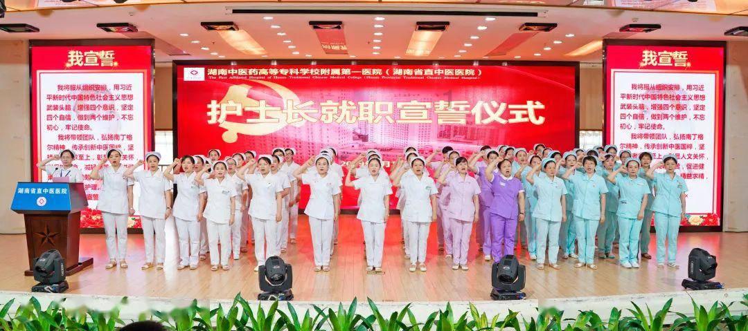 吃星星的恐龙男孩