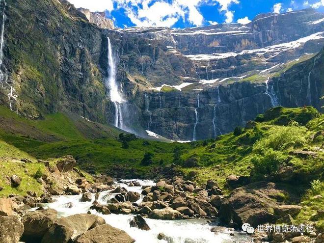 曾经风靡全国的降央卓玛，歌坛销声匿迹背后的深层谜团